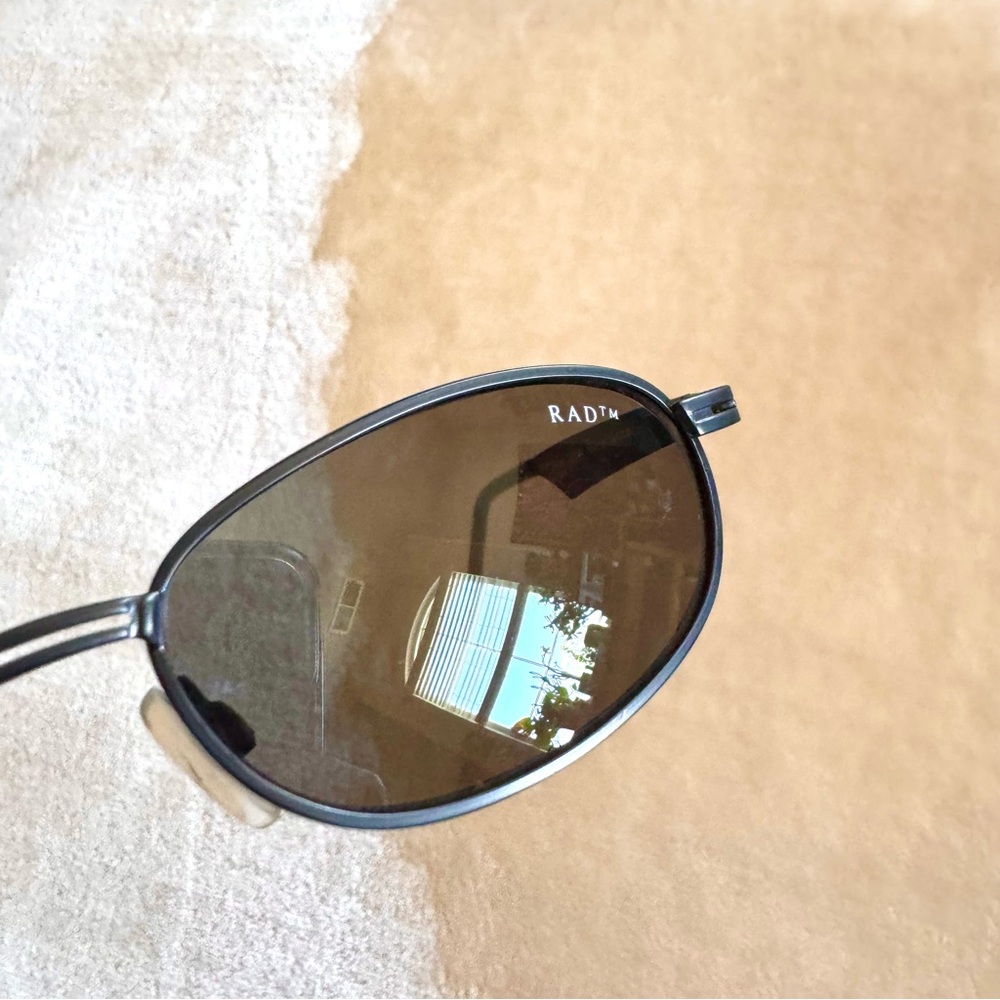 Vintage Y2K Gunmetal Gray Sunglasses - Picture 4 of 6